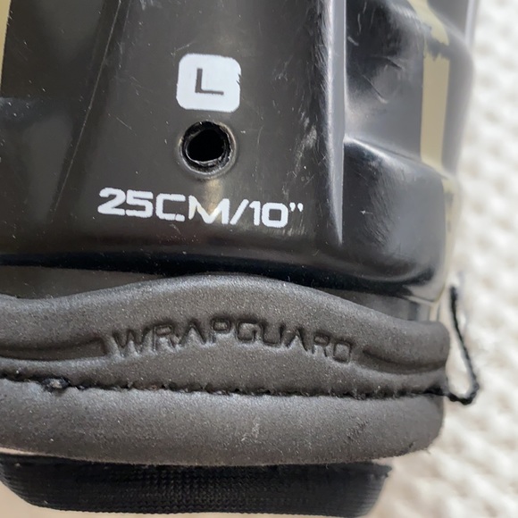 Reebok Hockey Shin Guards - Picture 5 of 5